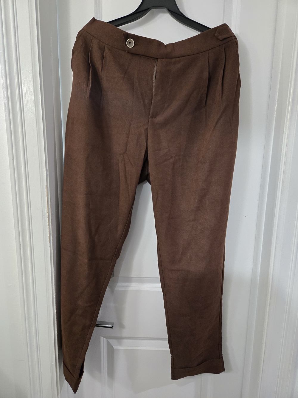 MANFINITY Brown Pleated Tapered Chinos